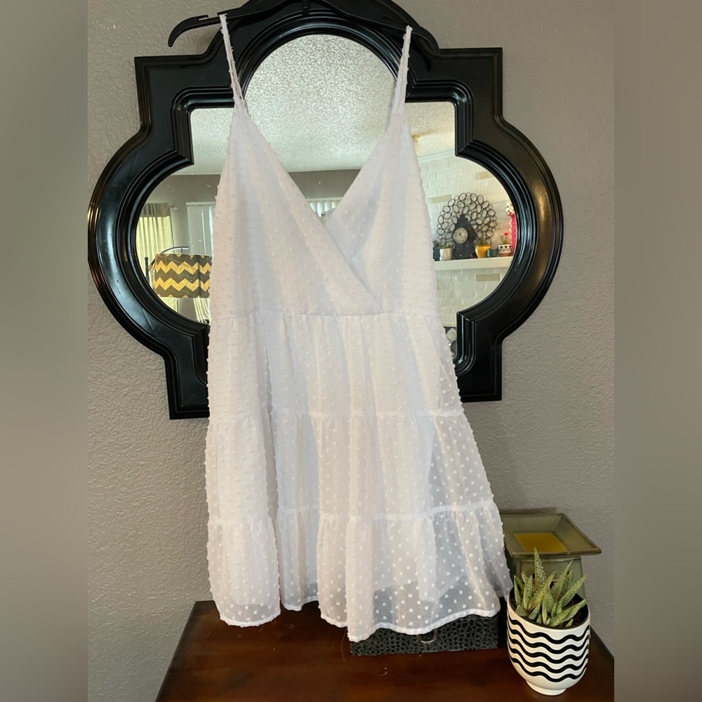 Beautiful NWT white spring dress Size L